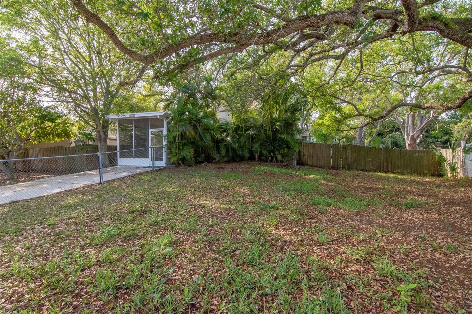 ROSLYN HEIGHTS - Residential Lease