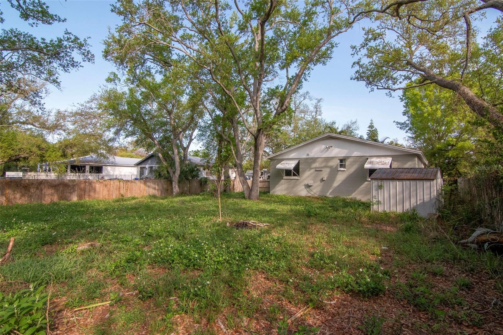 ROSLYN HEIGHTS - Residential Lease