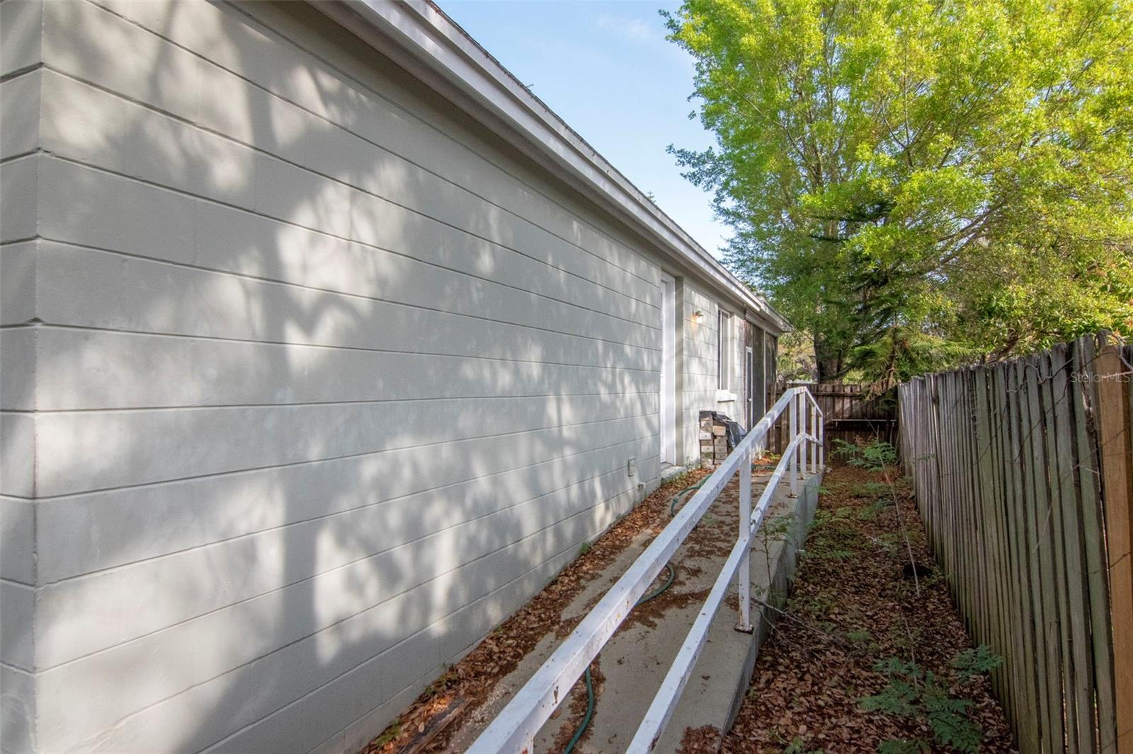 ROSLYN HEIGHTS - Residential Lease