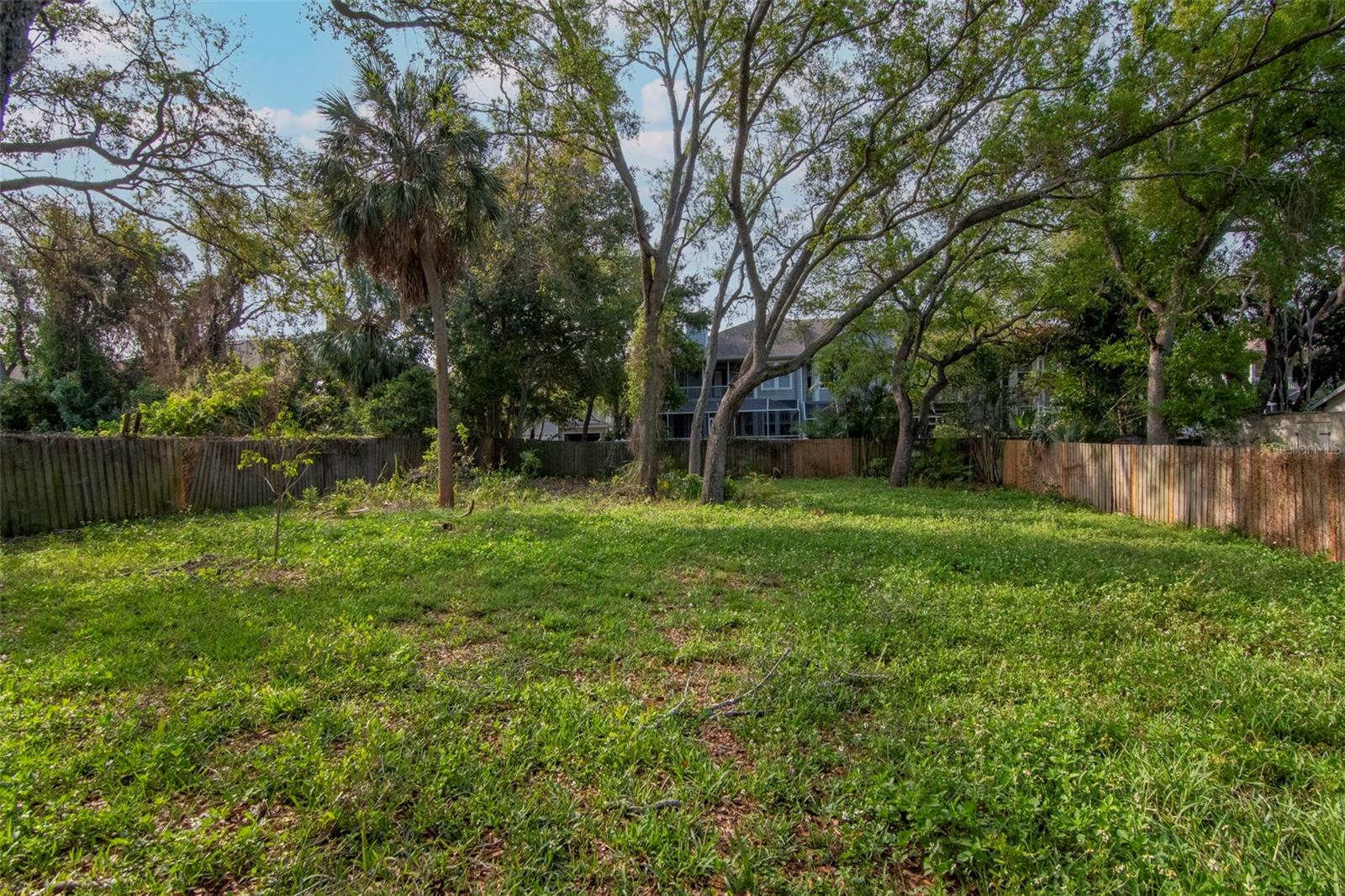 ROSLYN HEIGHTS - Residential Lease