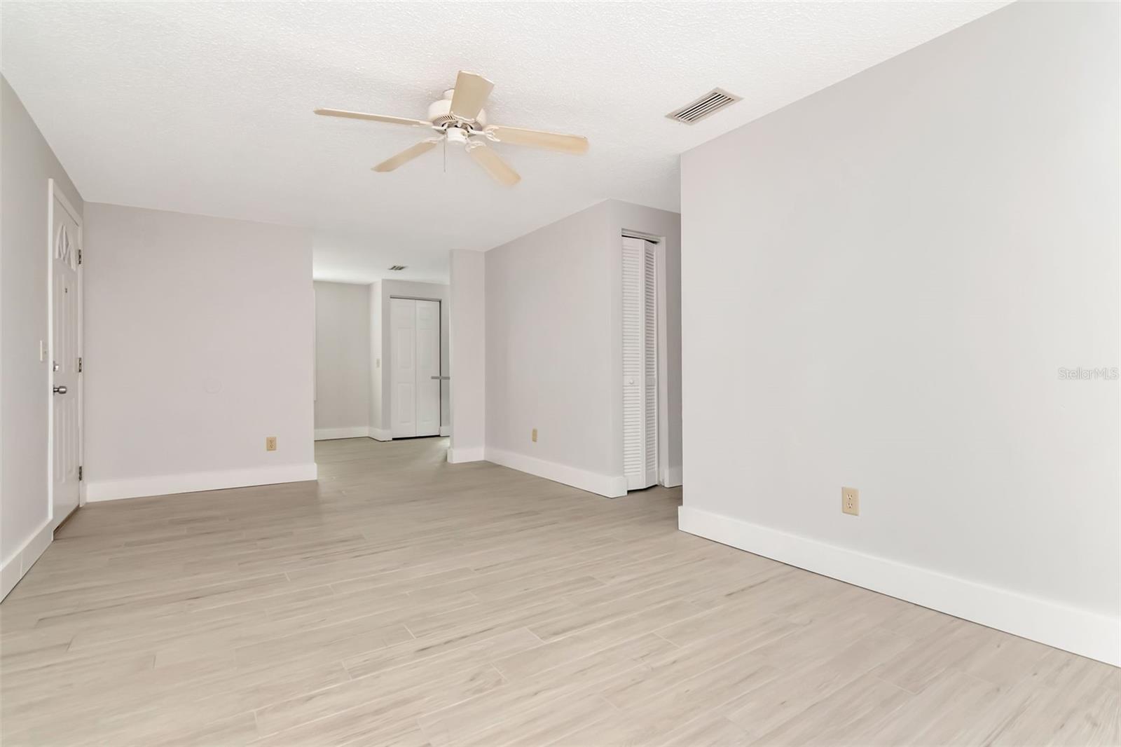 ROSLYN HEIGHTS - Residential Lease