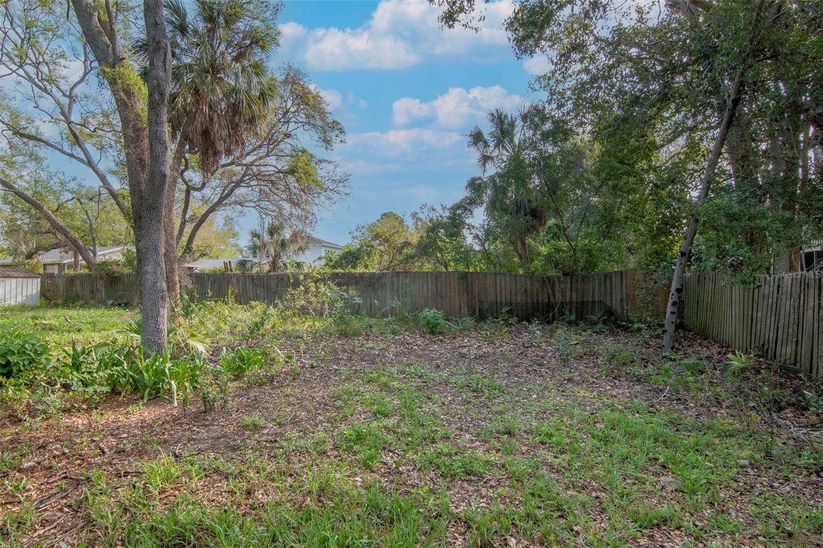 ROSLYN HEIGHTS - Residential Lease