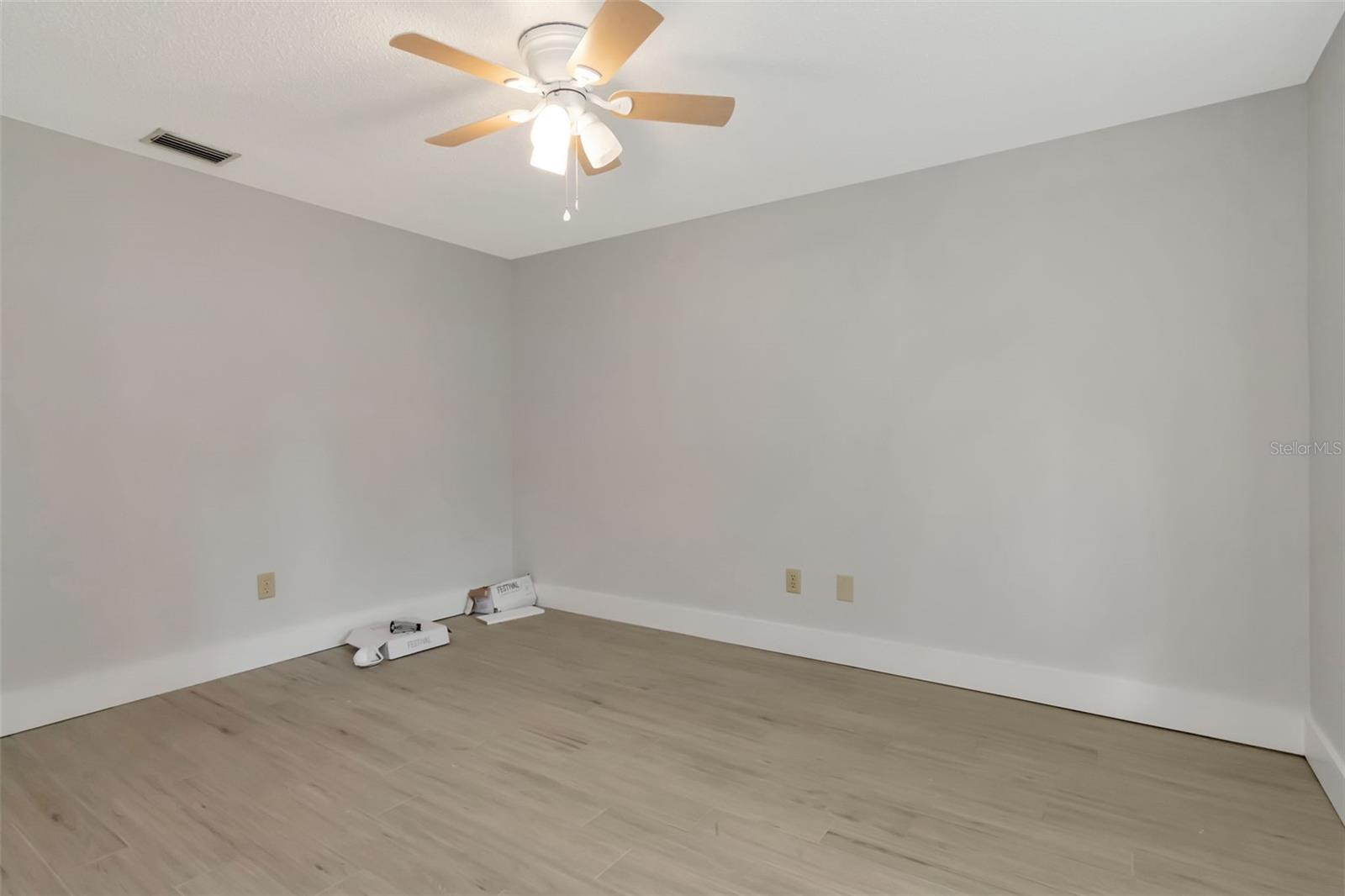 ROSLYN HEIGHTS - Residential Lease