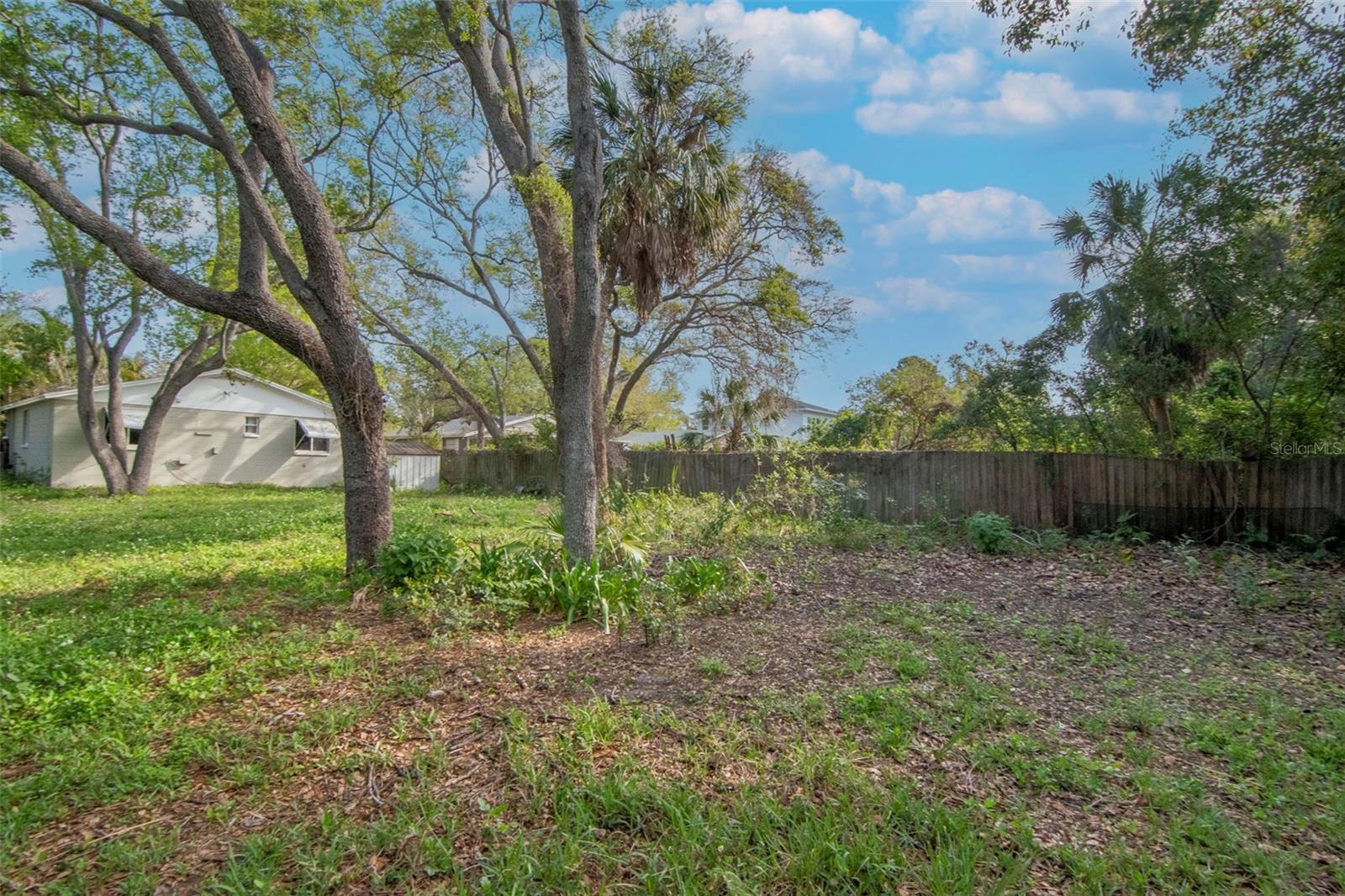 ROSLYN HEIGHTS - Residential Lease