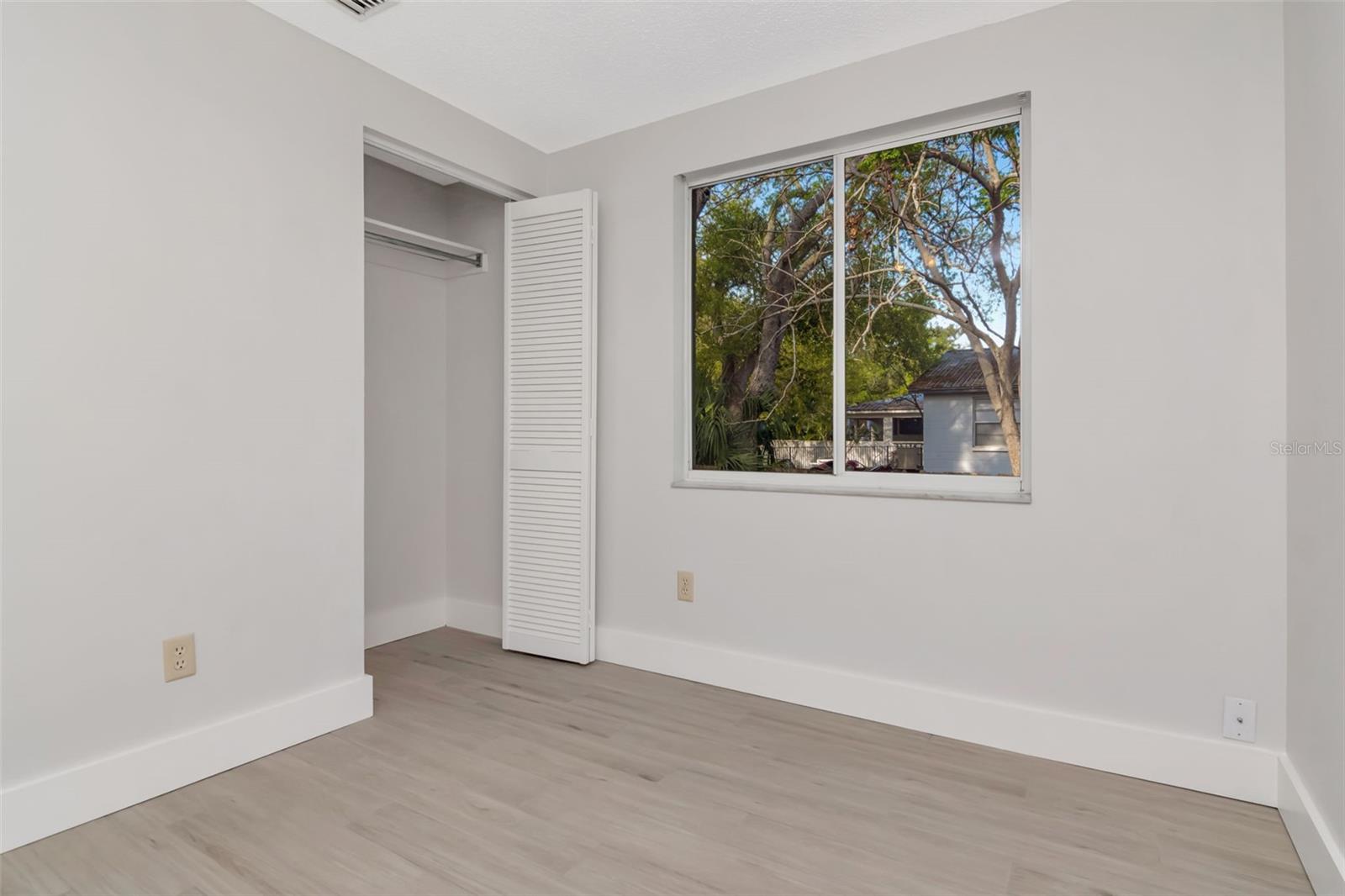 ROSLYN HEIGHTS - Residential Lease