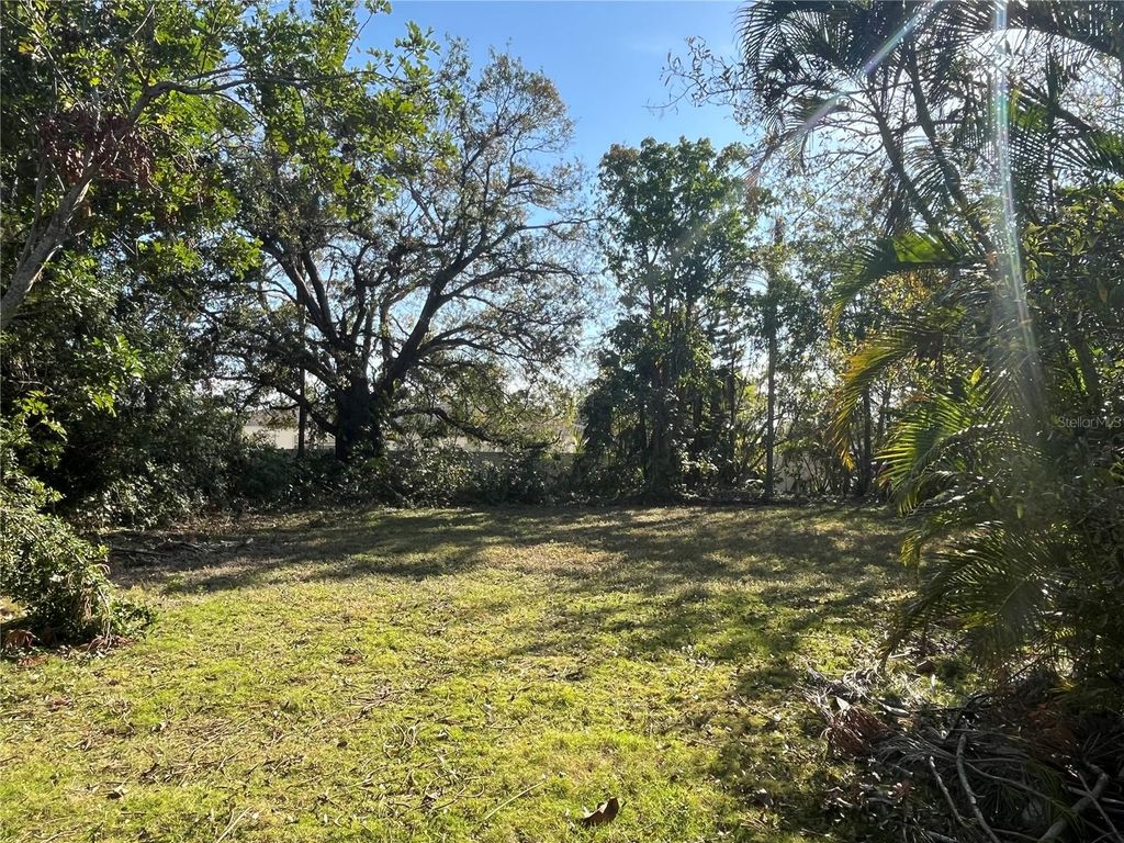 Photo of 2450 Ringling Boulevard, Sarasota, FL 34237 (MLS # A4639040)