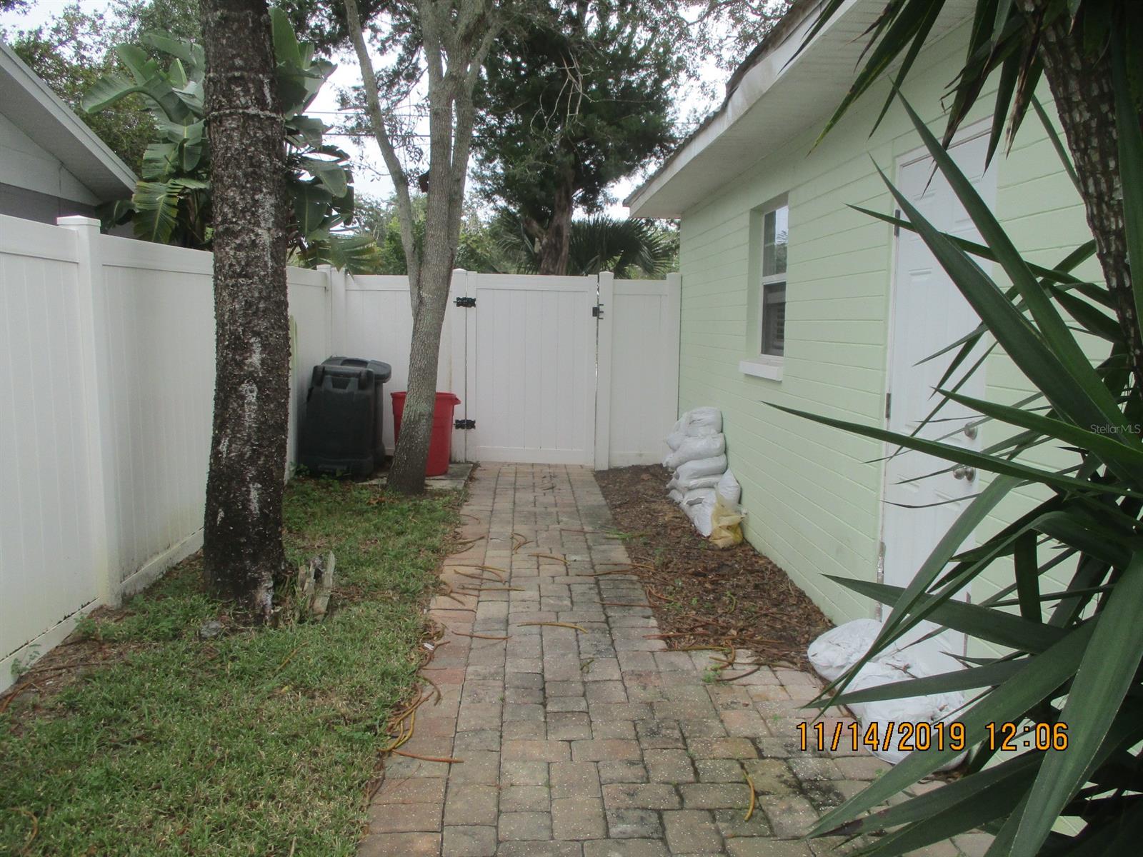 Detwilers Add 01 New Smyrna Bch - Residential Lease