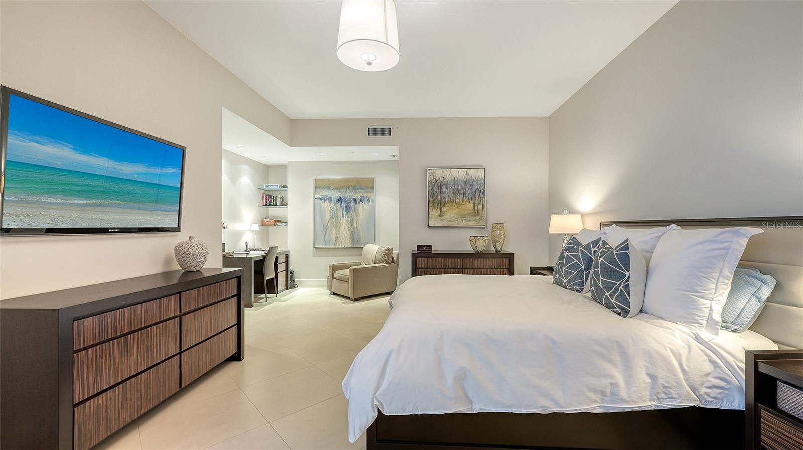 WATER CLUB I AT LONGBOAT KEY - Residential