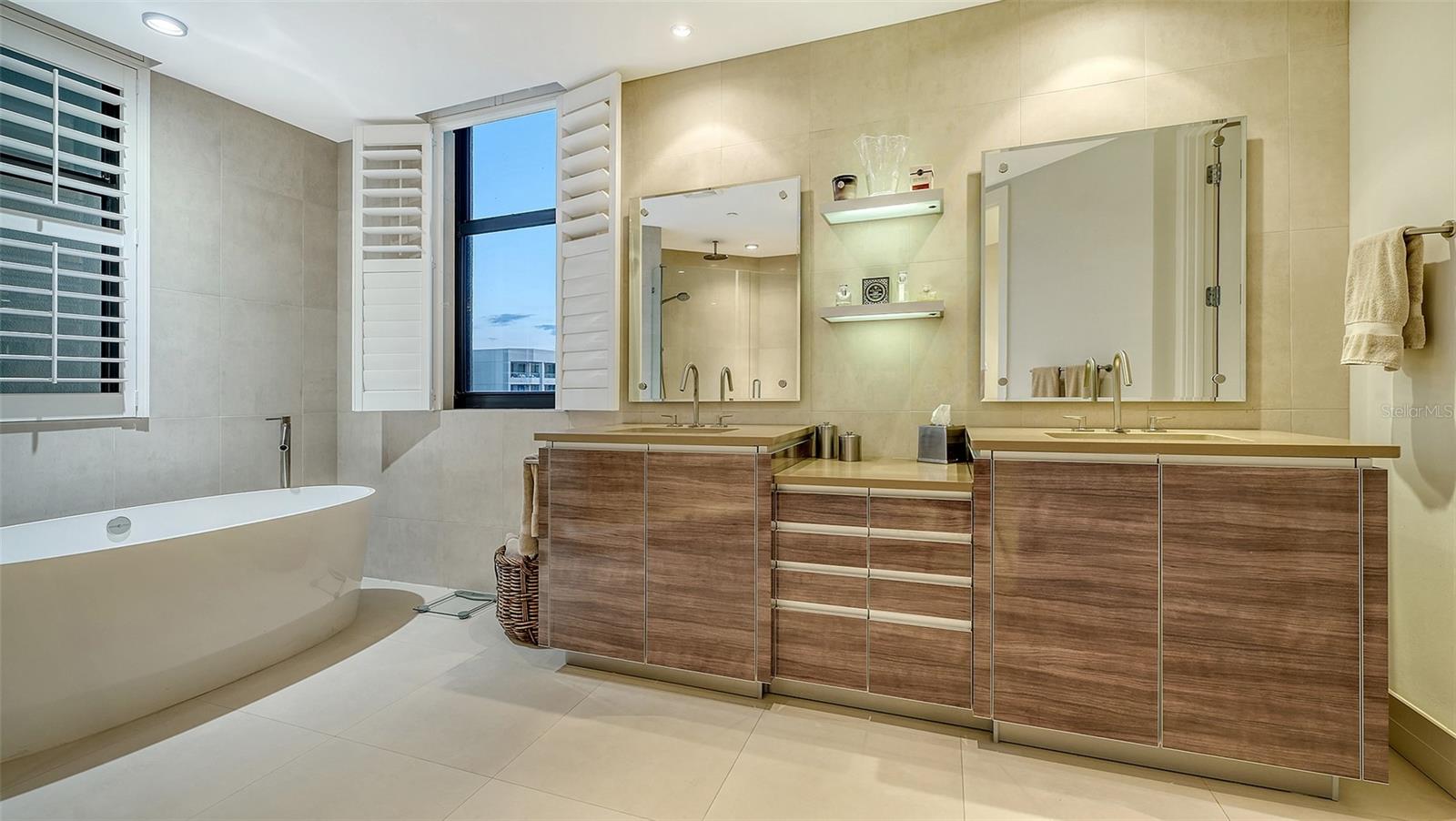 WATER CLUB I AT LONGBOAT KEY - Residential