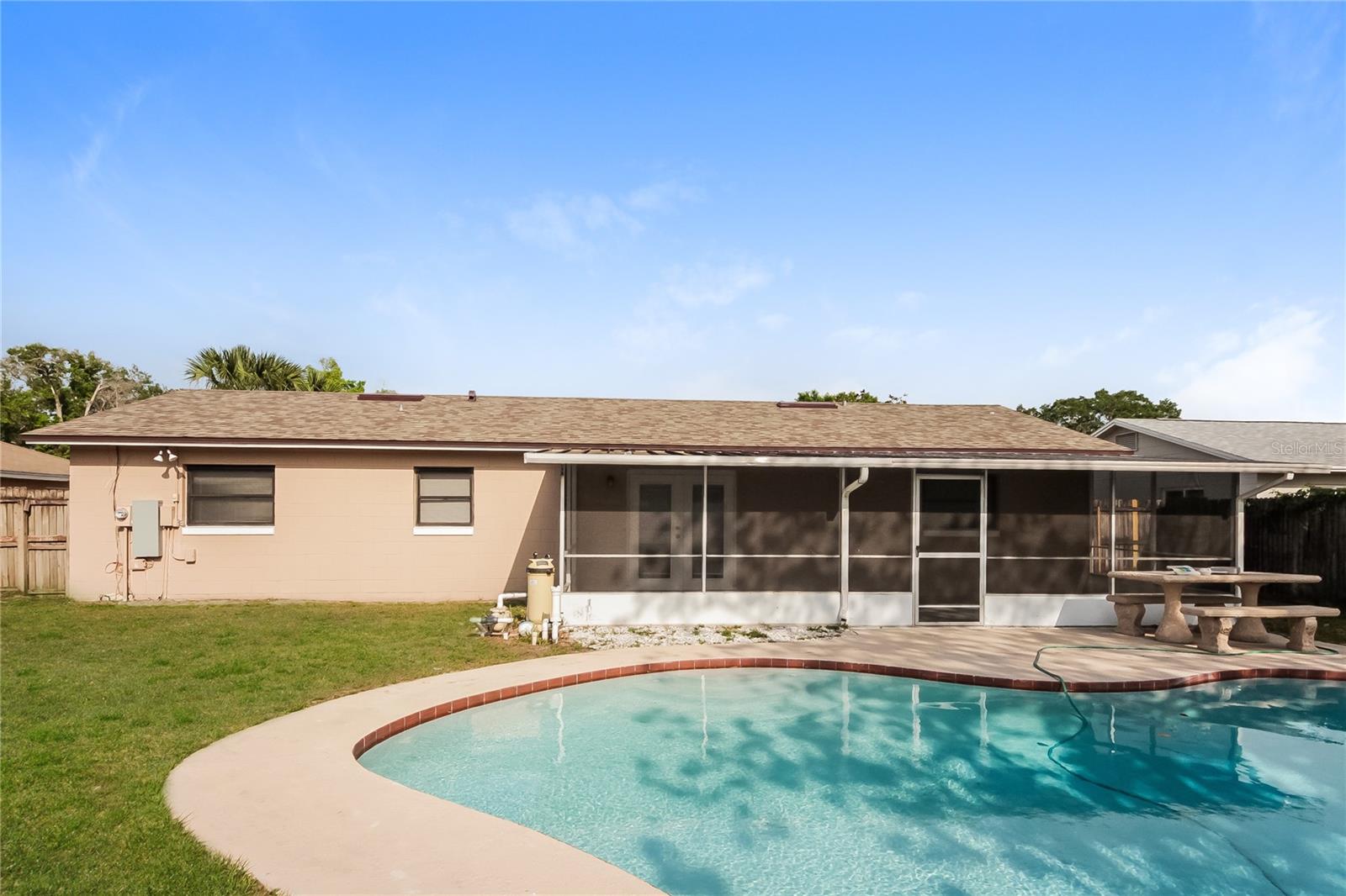 WOODCREST UNIT 01 - Residential Lease