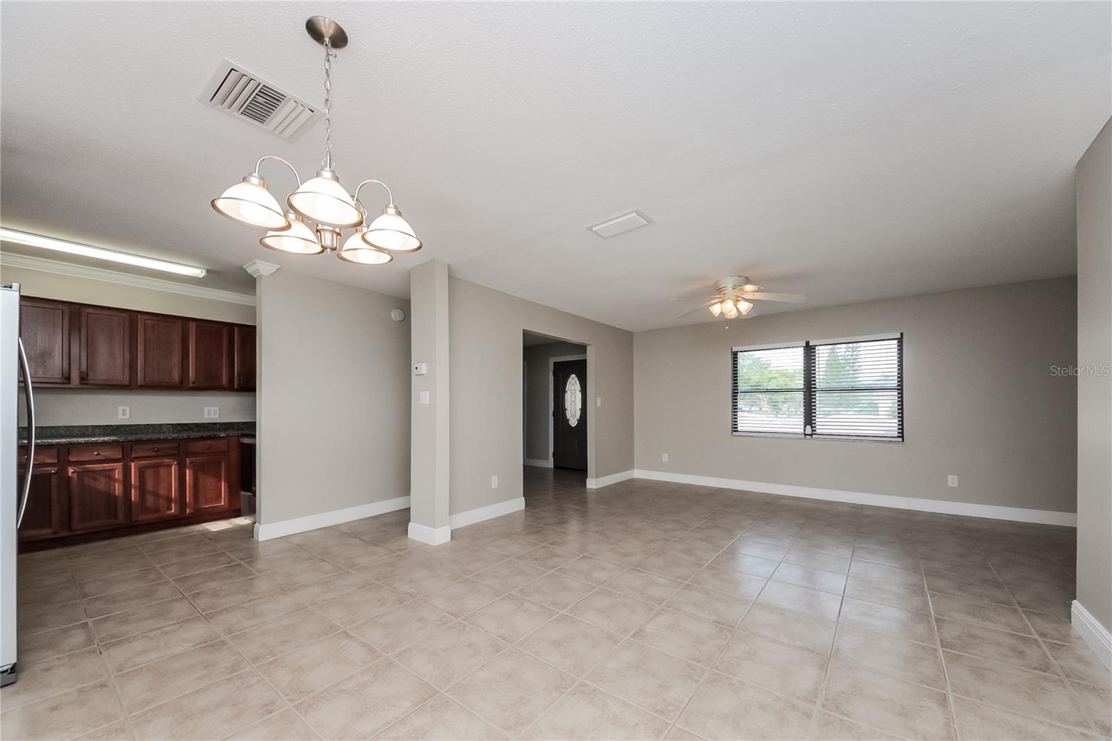 WOODCREST UNIT 01 - Residential Lease