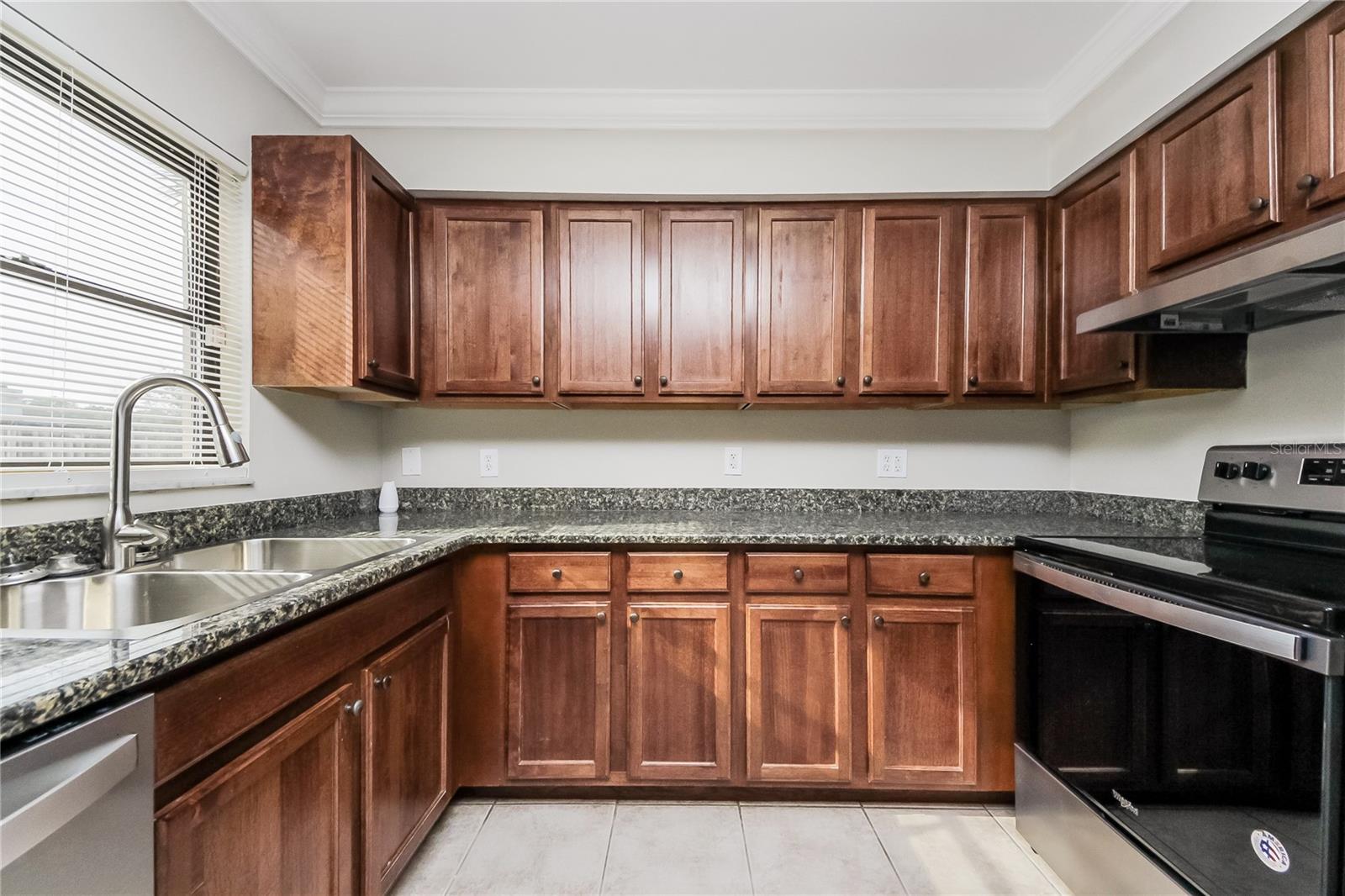 WOODCREST UNIT 01 - Residential Lease