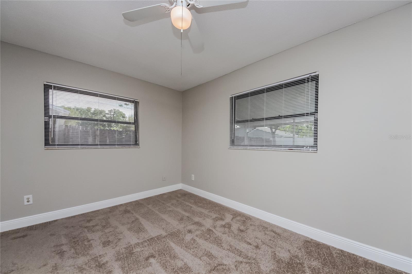 WOODCREST UNIT 01 - Residential Lease