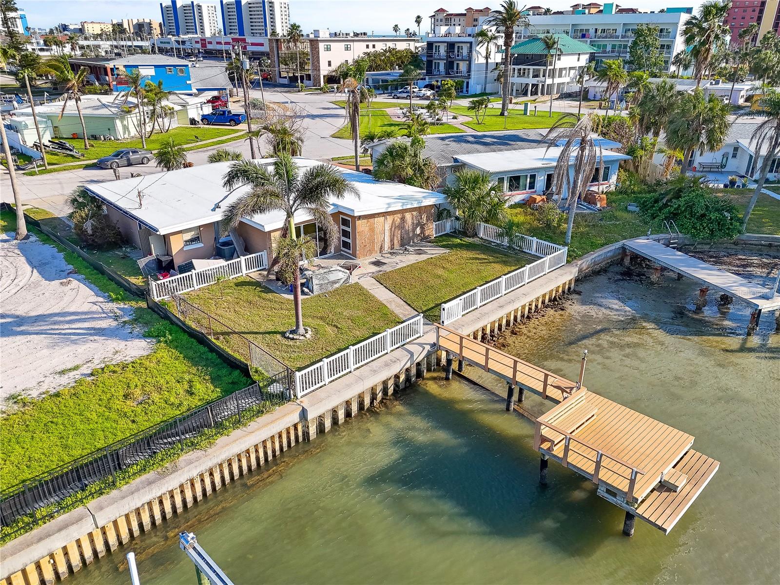LONE PALM BEACH 5TH ADD - Residential