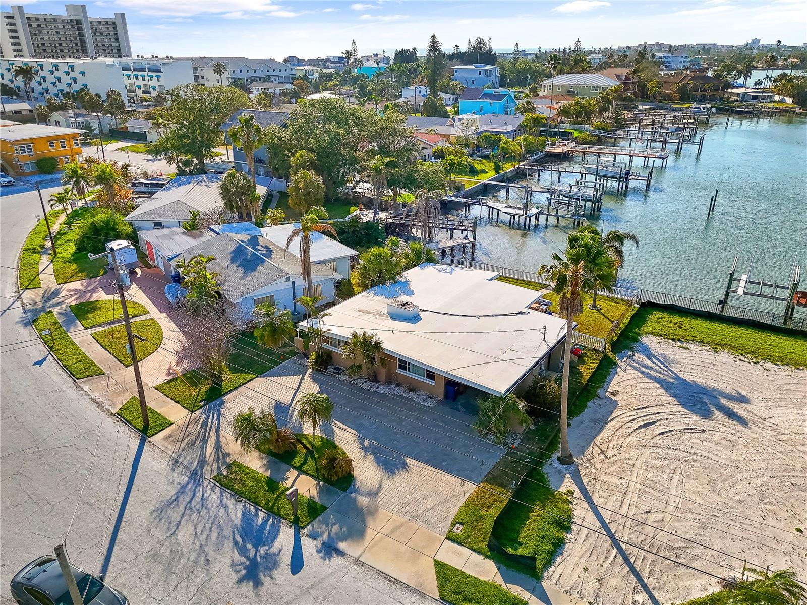 LONE PALM BEACH 5TH ADD - Residential