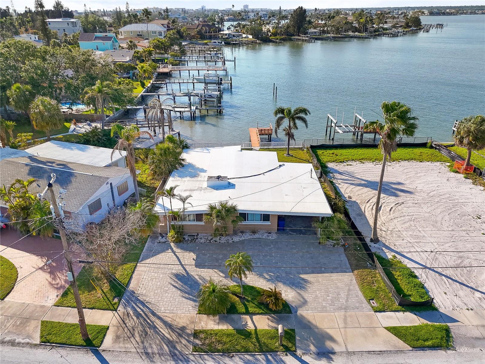 LONE PALM BEACH 5TH ADD - Residential
