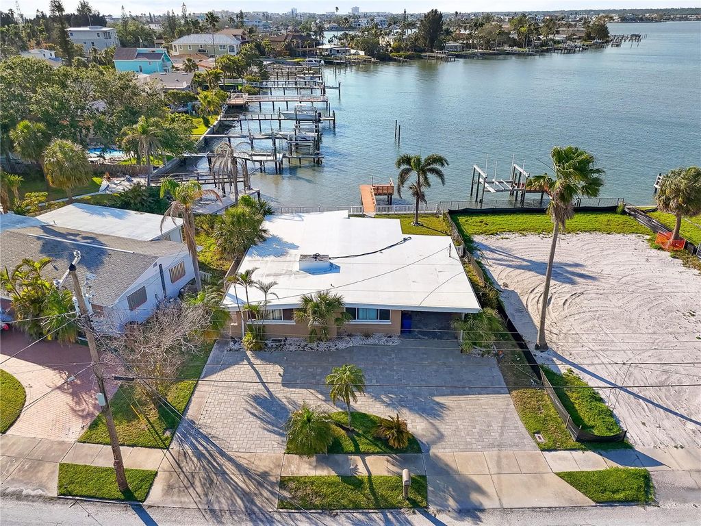 Photo of 15305 Harbor Drive, Madeira Beach, FL 33708 (MLS # A4655711)