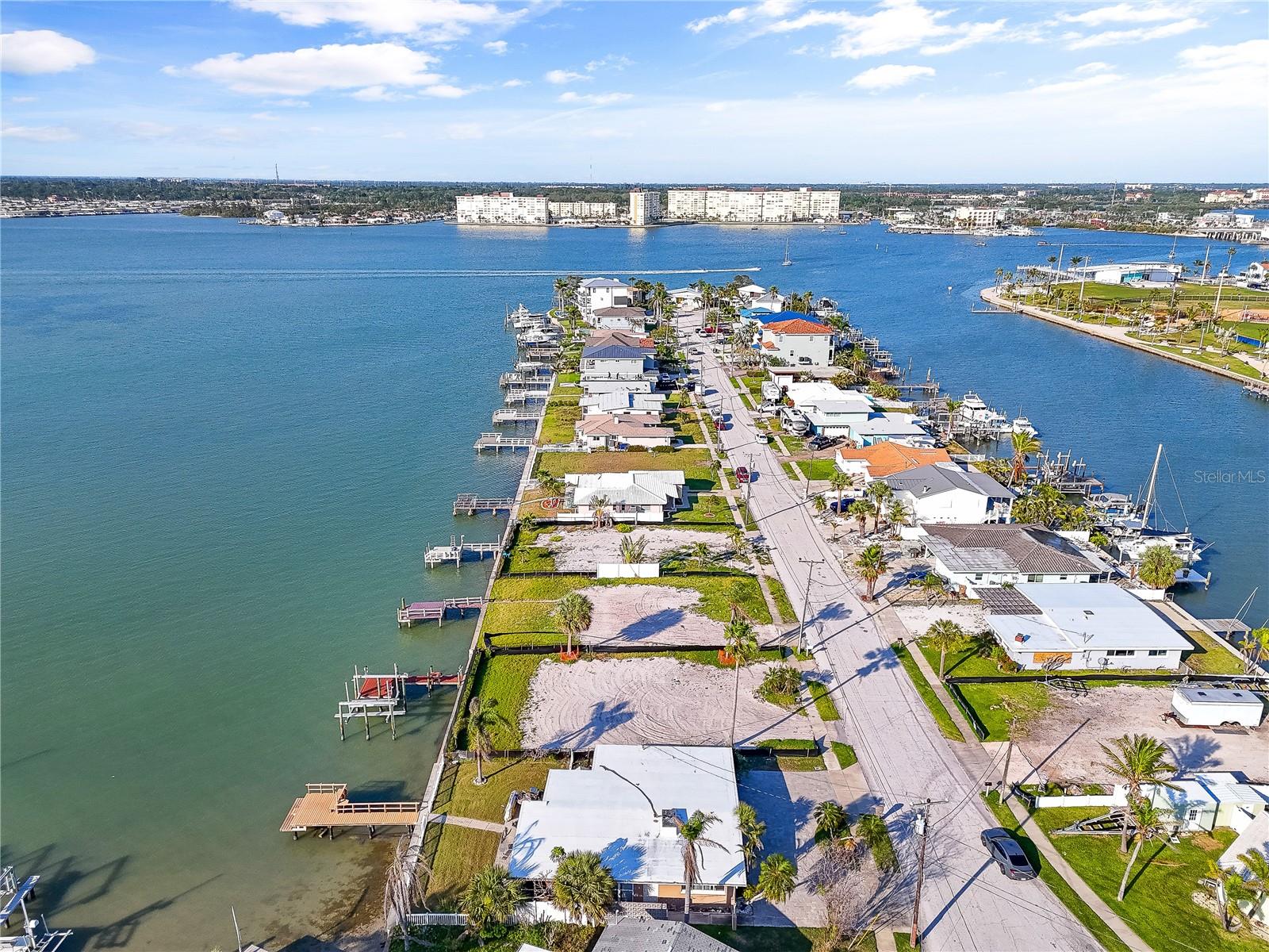 LONE PALM BEACH 5TH ADD - Residential