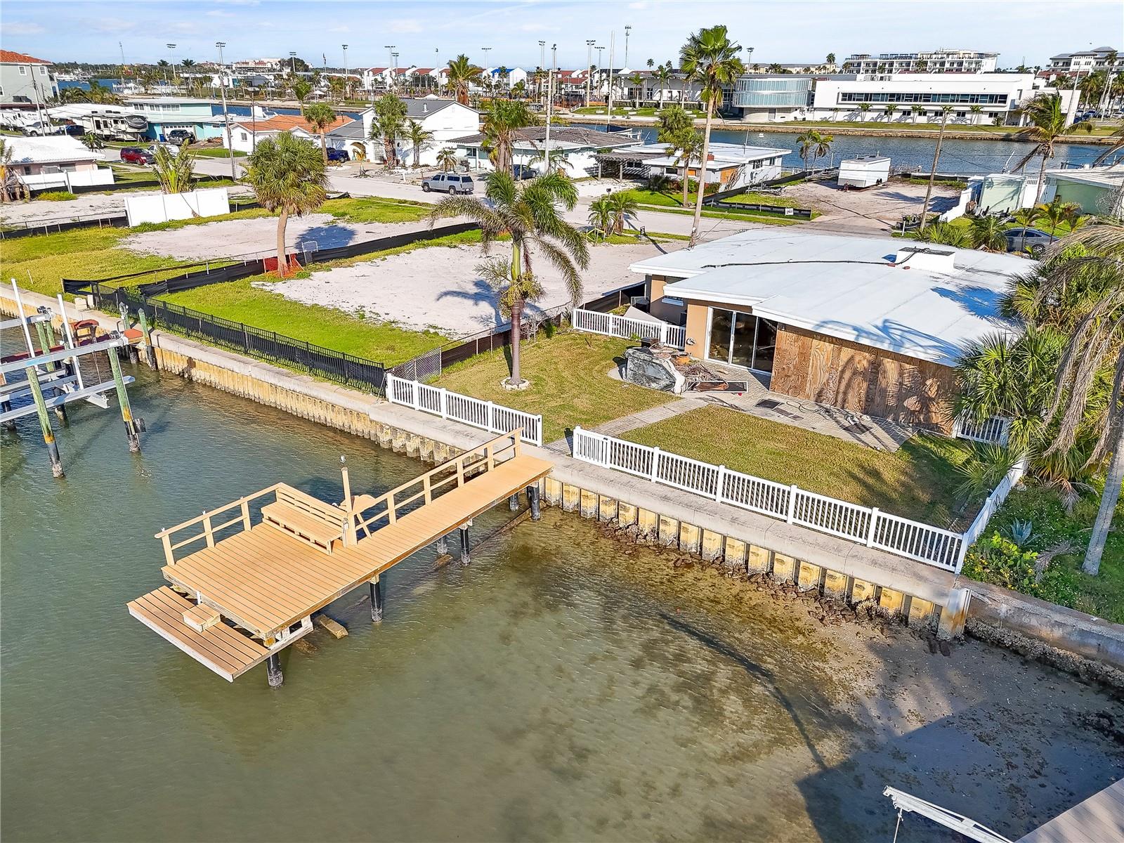 LONE PALM BEACH 5TH ADD - Residential