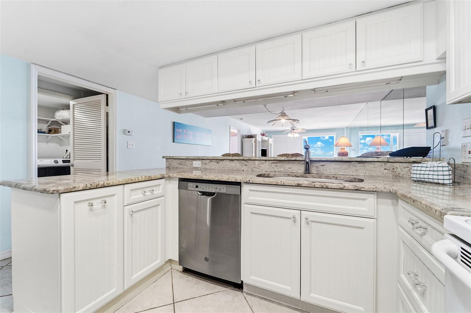 RAM-SEA CONDO - Residential