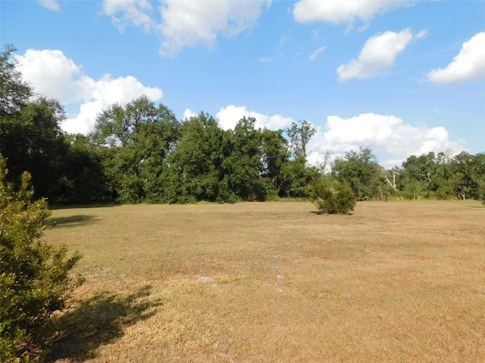 GENES LITTLE ACRES - Land