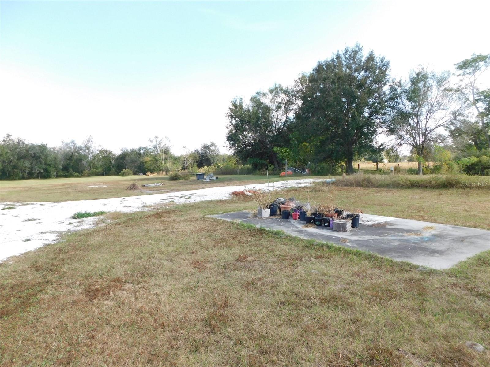 GENES LITTLE ACRES - Land