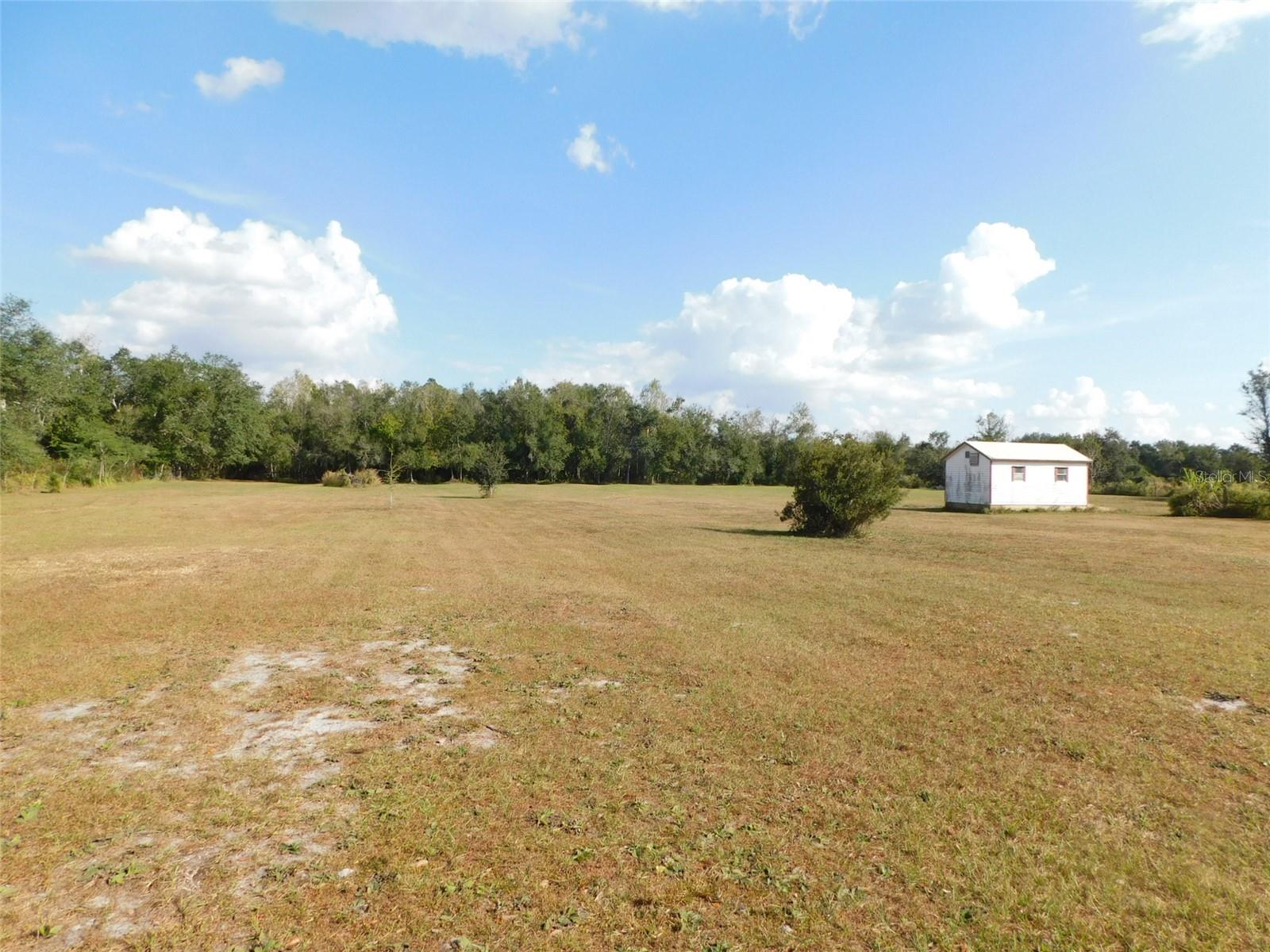 GENES LITTLE ACRES - Land