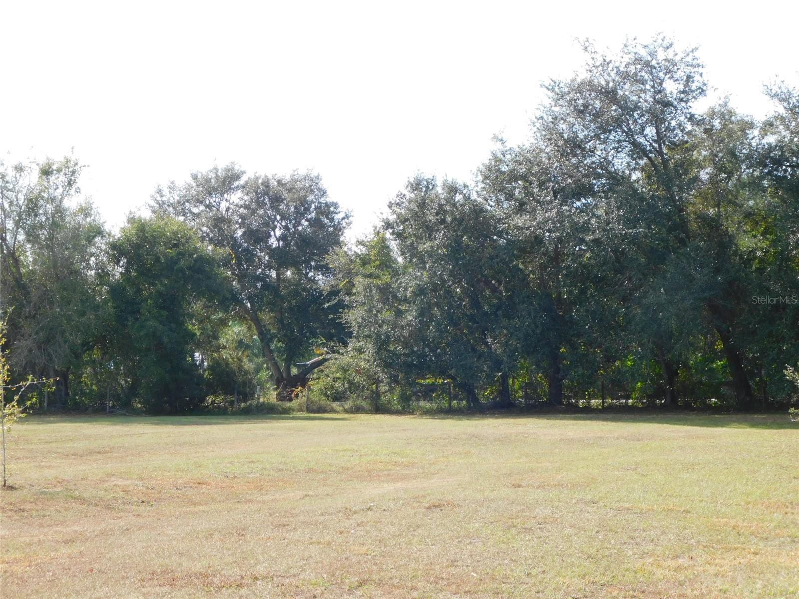 GENES LITTLE ACRES - Land