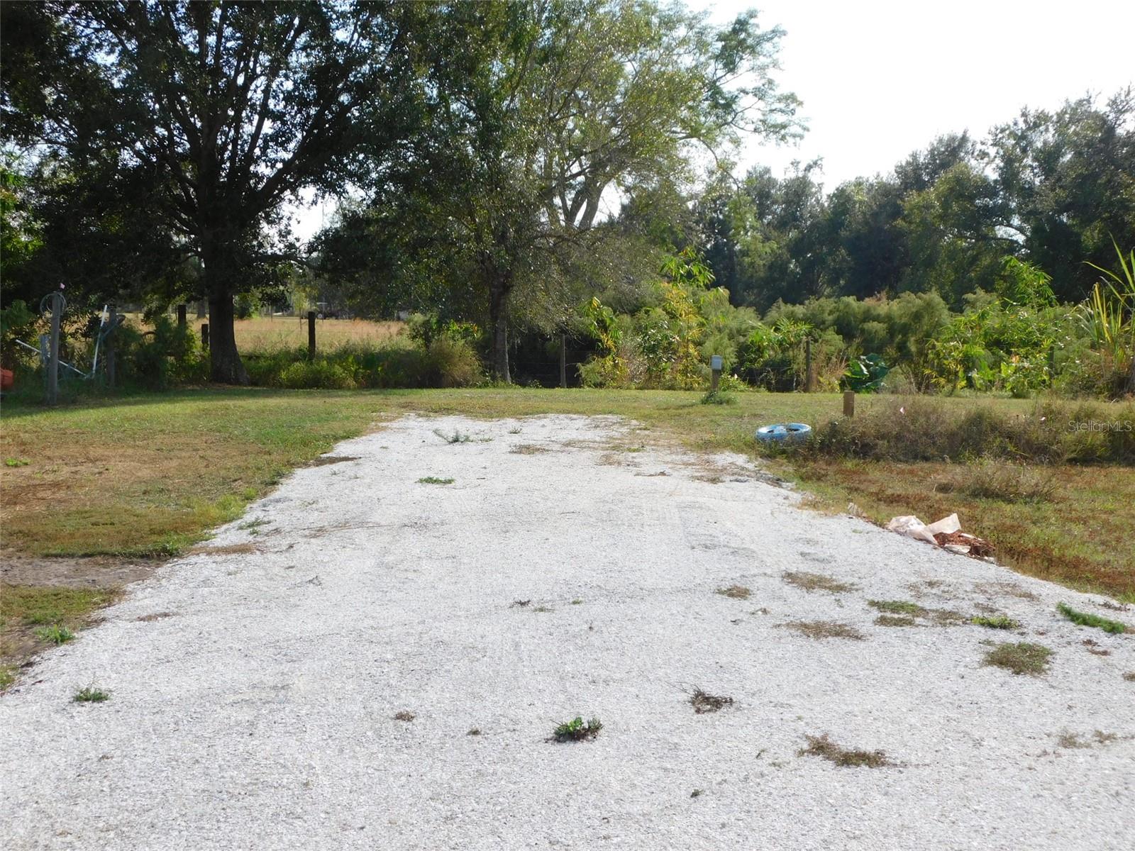 GENES LITTLE ACRES - Land