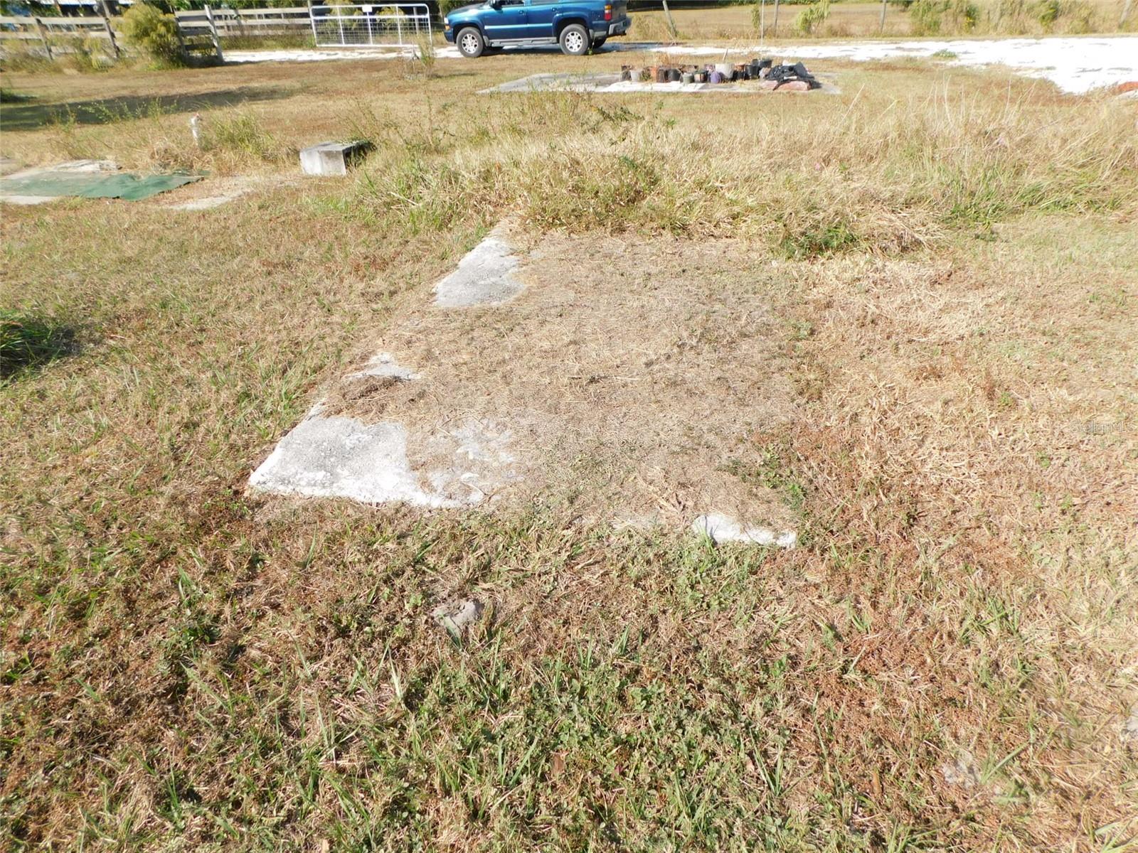 GENES LITTLE ACRES - Land