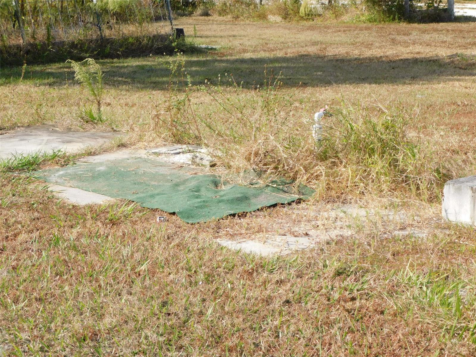 GENES LITTLE ACRES - Land