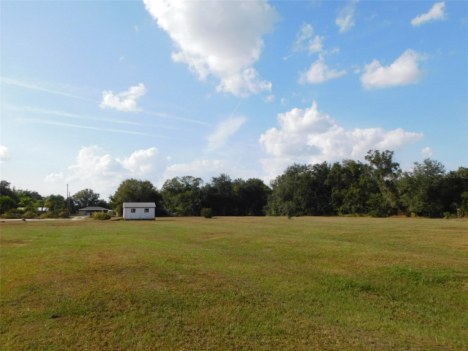 GENES LITTLE ACRES - Land