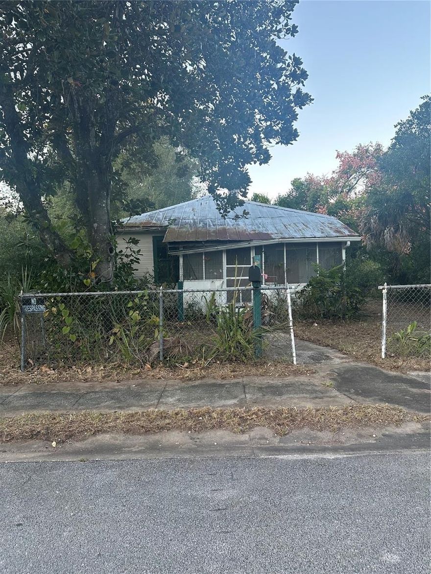 INVESTOR SPECIAL! CASH BUYERS ONLY!

Bring your VISION and make this your next PROJECT! This 4 bedroom, 1 bath home sits on a 5,000 sq. ft. lot and is ready for a FULL rehab—what you see is what you get!

Featuring a CHARMING screened-in front porch, this property is ideally located just minutes from Stetson University and Downtown DeLand, offering strong RENTAL and resale potential.

Opportunities like this don’t come often—at this price, it won’t last LONG!

Schedule your showing today and unlock the potential in this investor-friendly gem!