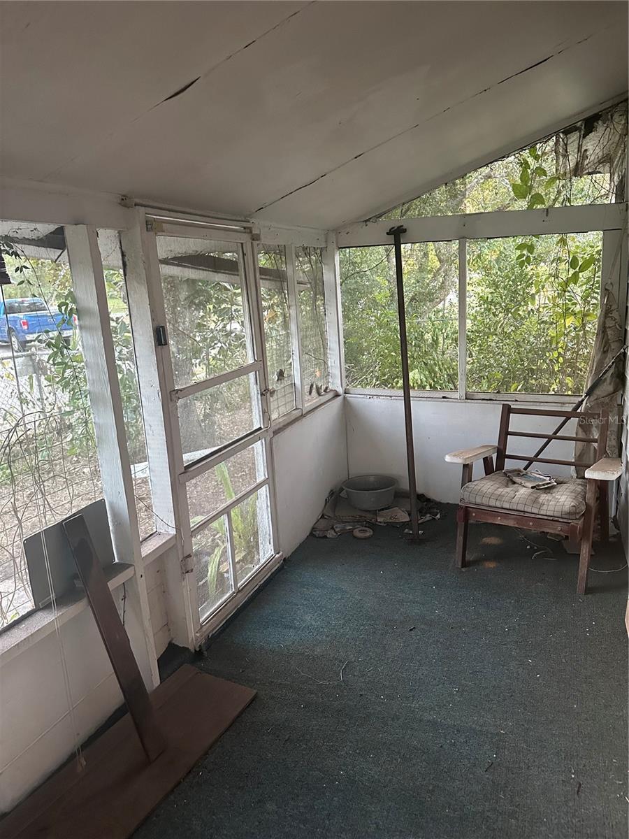 HARRIS E 01/2 BLK 161 DELAND - Residential