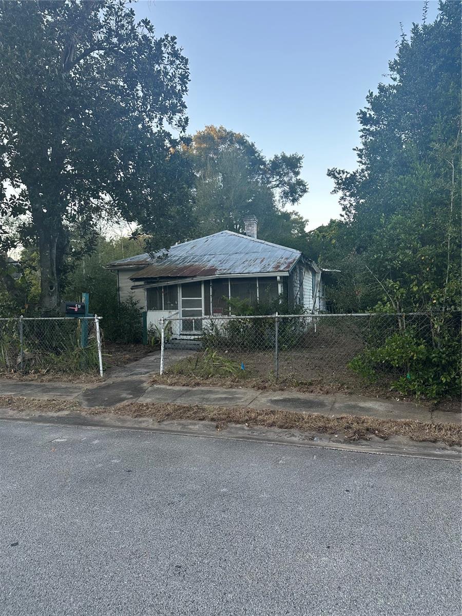 HARRIS E 01/2 BLK 161 DELAND - Residential