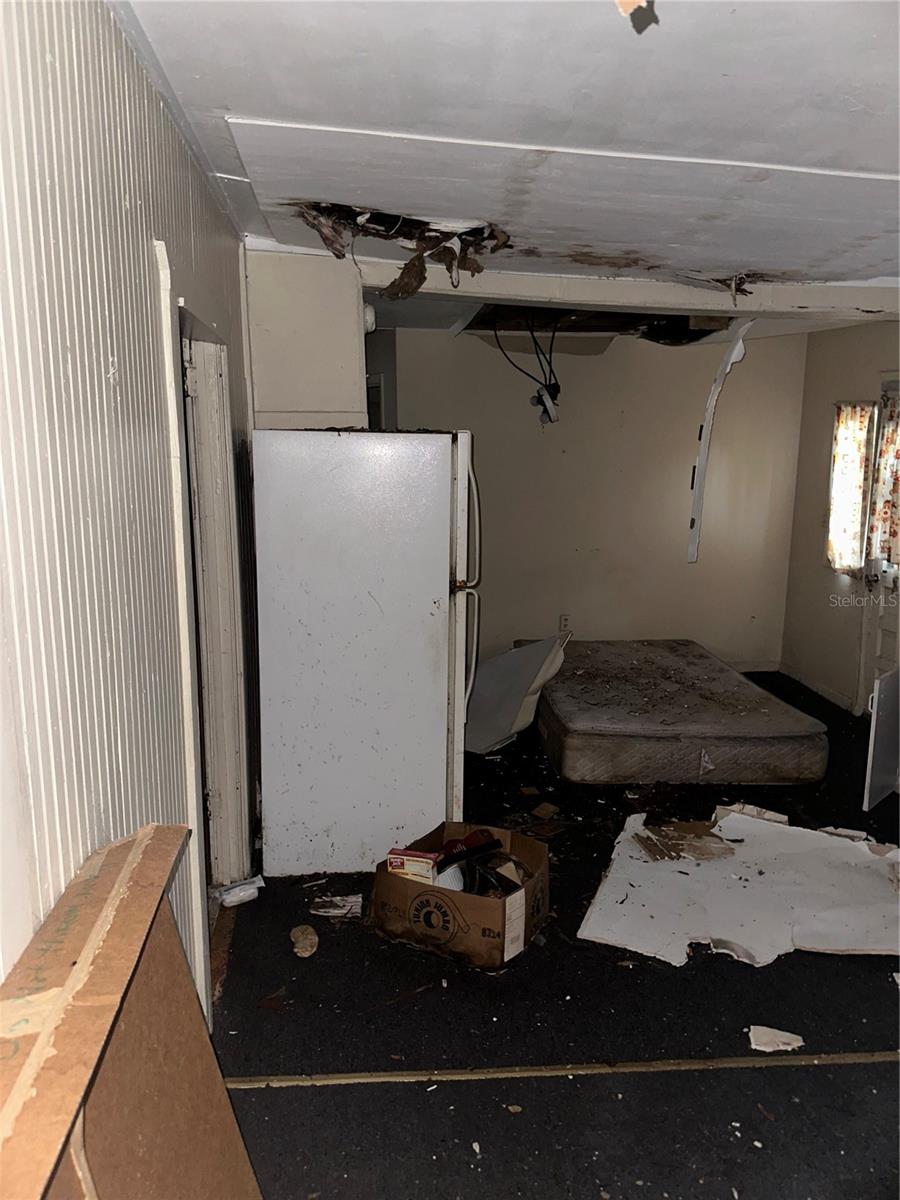 HARRIS E 01/2 BLK 161 DELAND - Residential