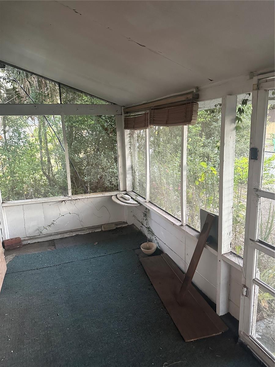 HARRIS E 01/2 BLK 161 DELAND - Residential