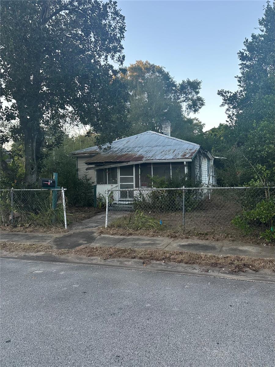 HARRIS E 01/2 BLK 161 DELAND - Residential