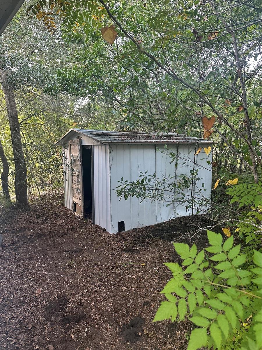 HARRIS E 01/2 BLK 161 DELAND - Residential