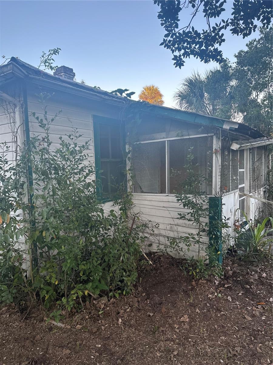 HARRIS E 01/2 BLK 161 DELAND - Residential