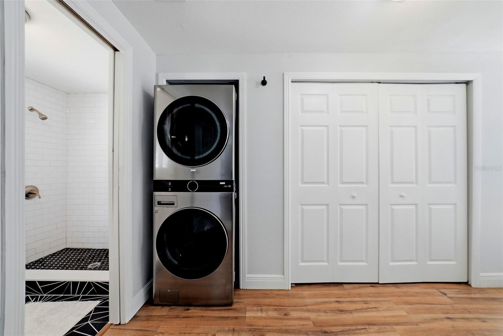 INTERBAY - Residential