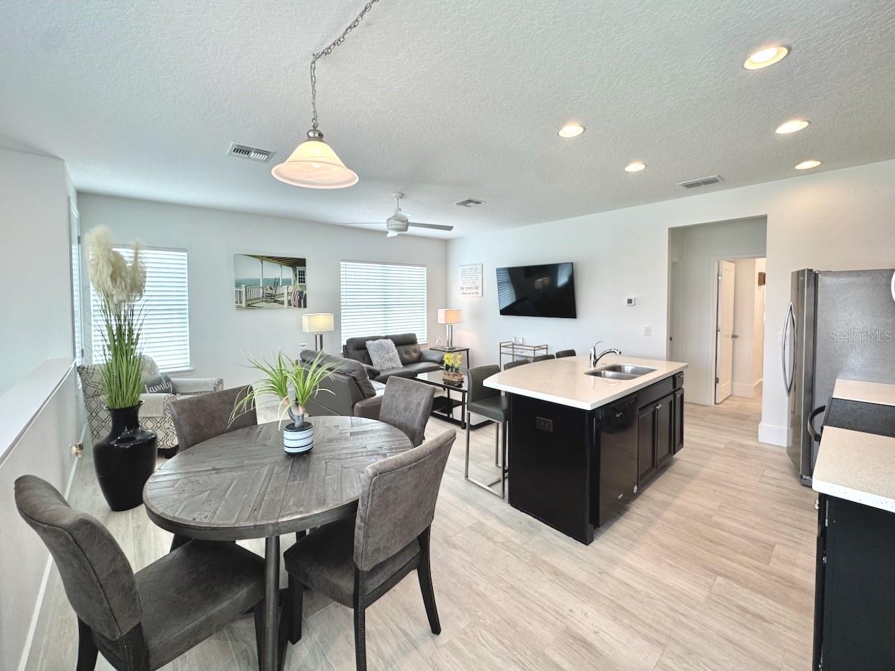 LAUREATE PARK - Residential