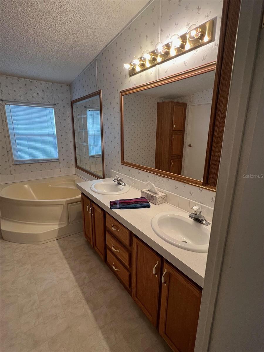 DORAL RO ASSOCIATION INC UNREC - Residential