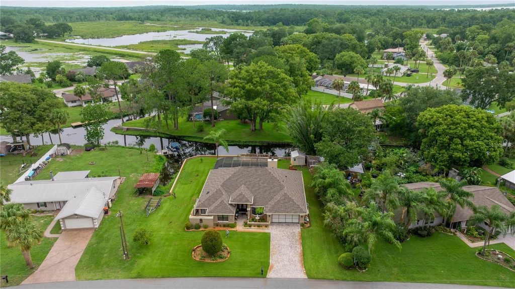 Photo of 36 SE Chinica Drive, Summerfield, FL 34491 (MLS # V4948364)