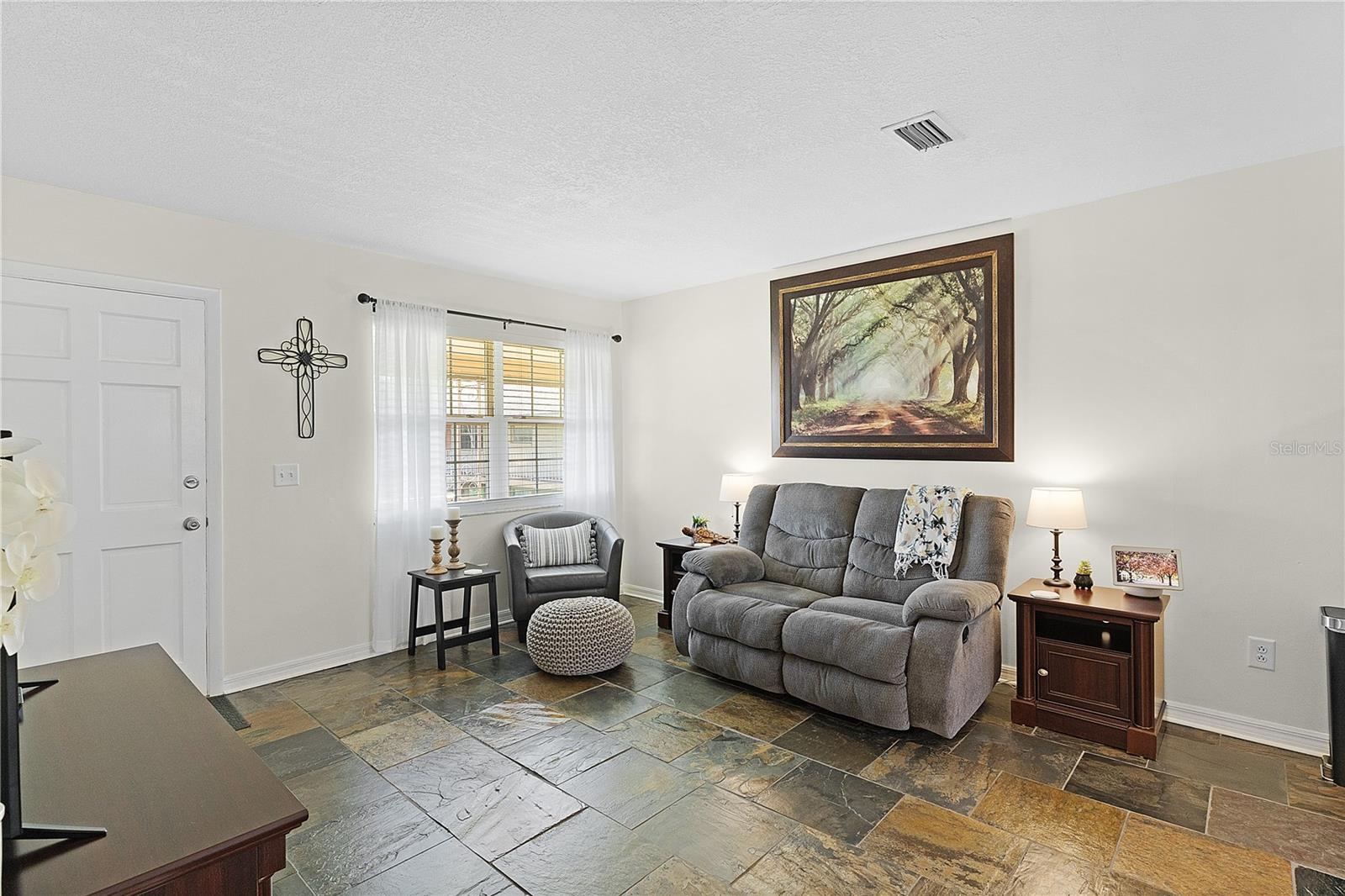 LAKEVIEW CONDO - Residential