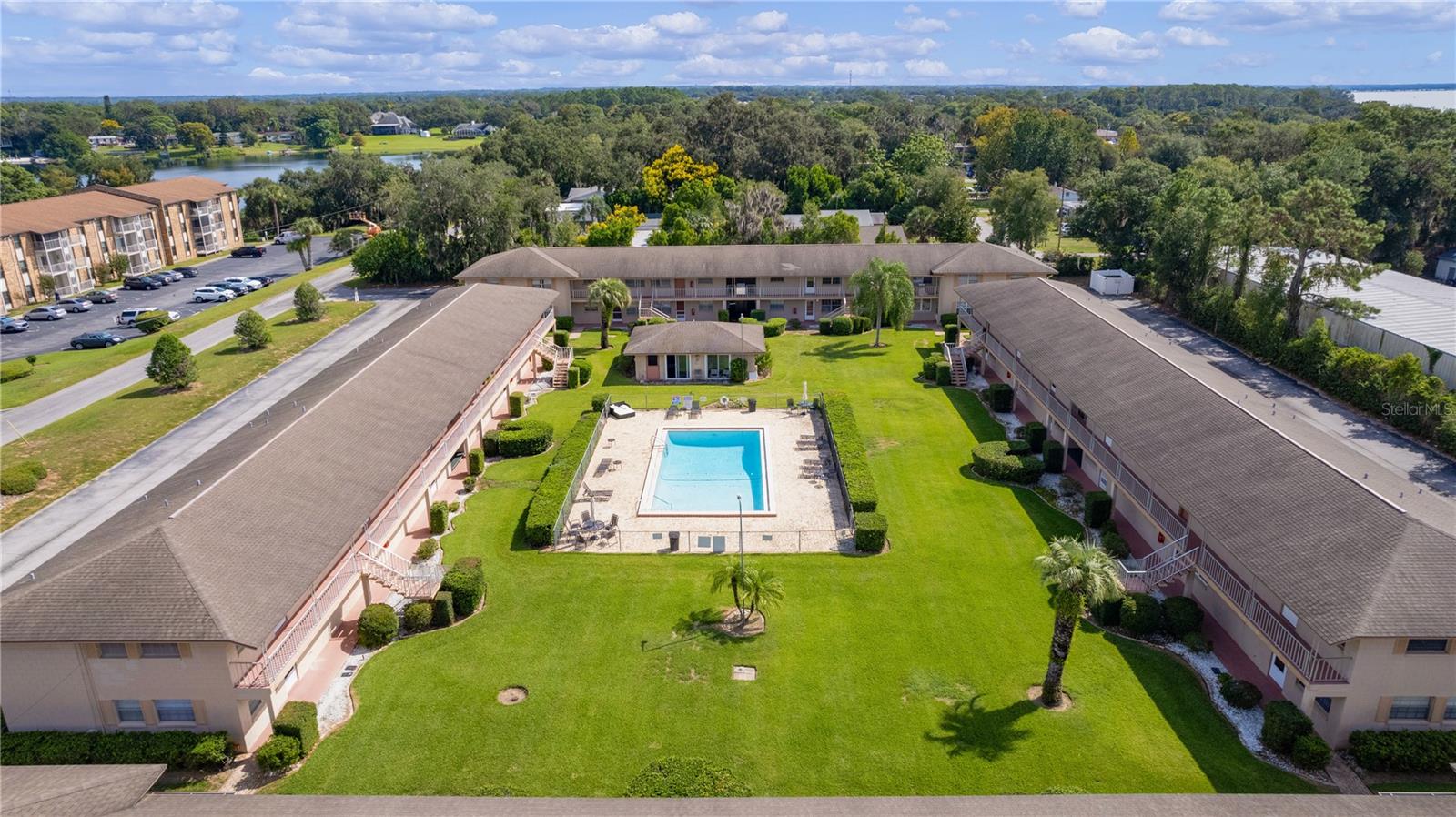 LAKEVIEW CONDO - Residential