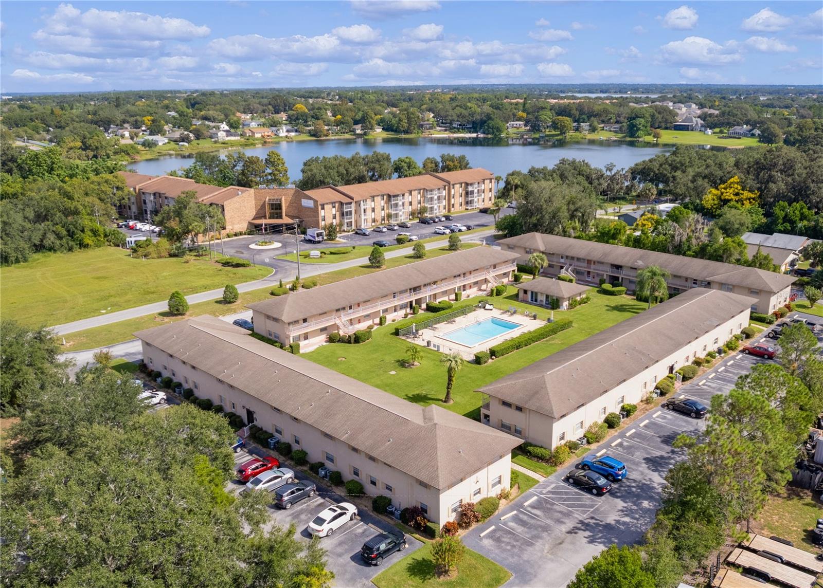 LAKEVIEW CONDO - Residential