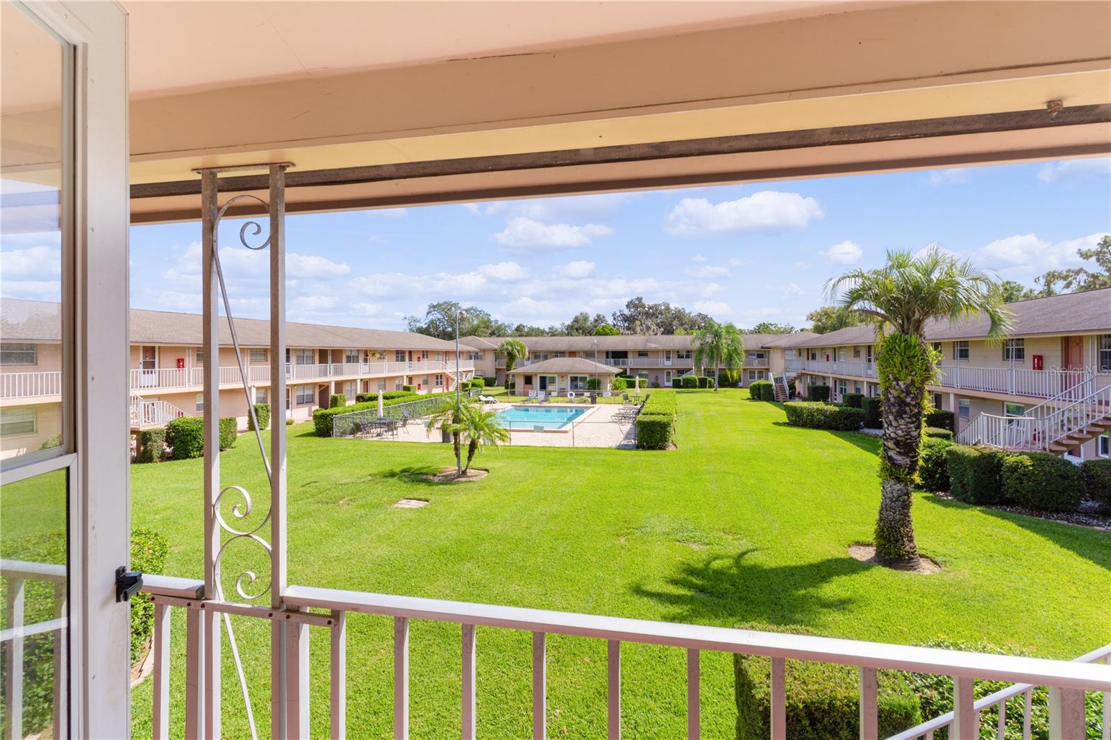 LAKEVIEW CONDO - Residential