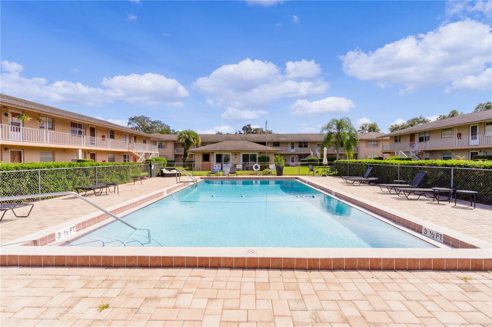 LAKEVIEW CONDO - Residential