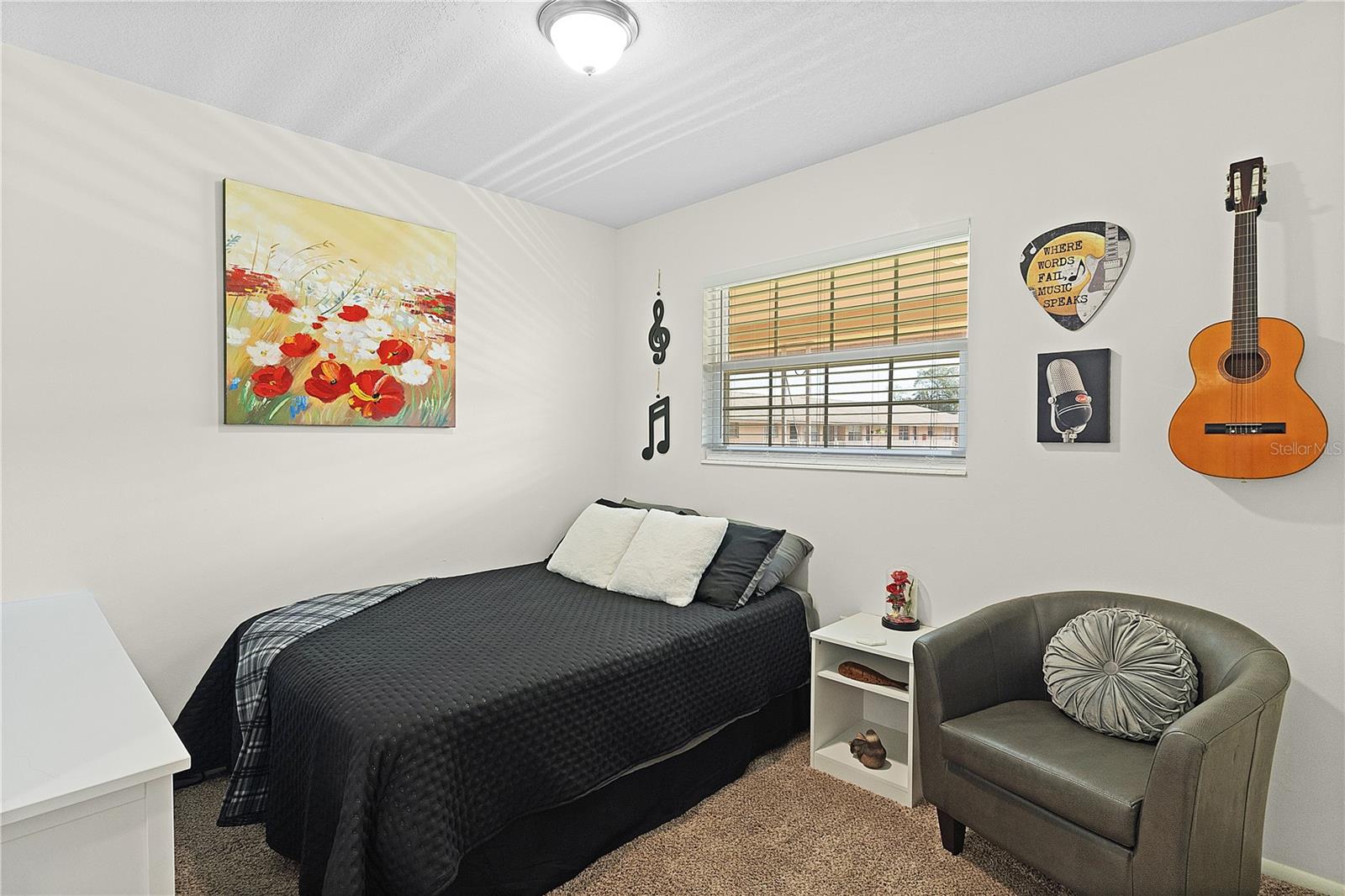 LAKEVIEW CONDO - Residential